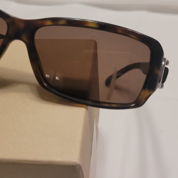 Burberry Sunglasses with Original Box Womens B4008 - Picture 3 of 16
